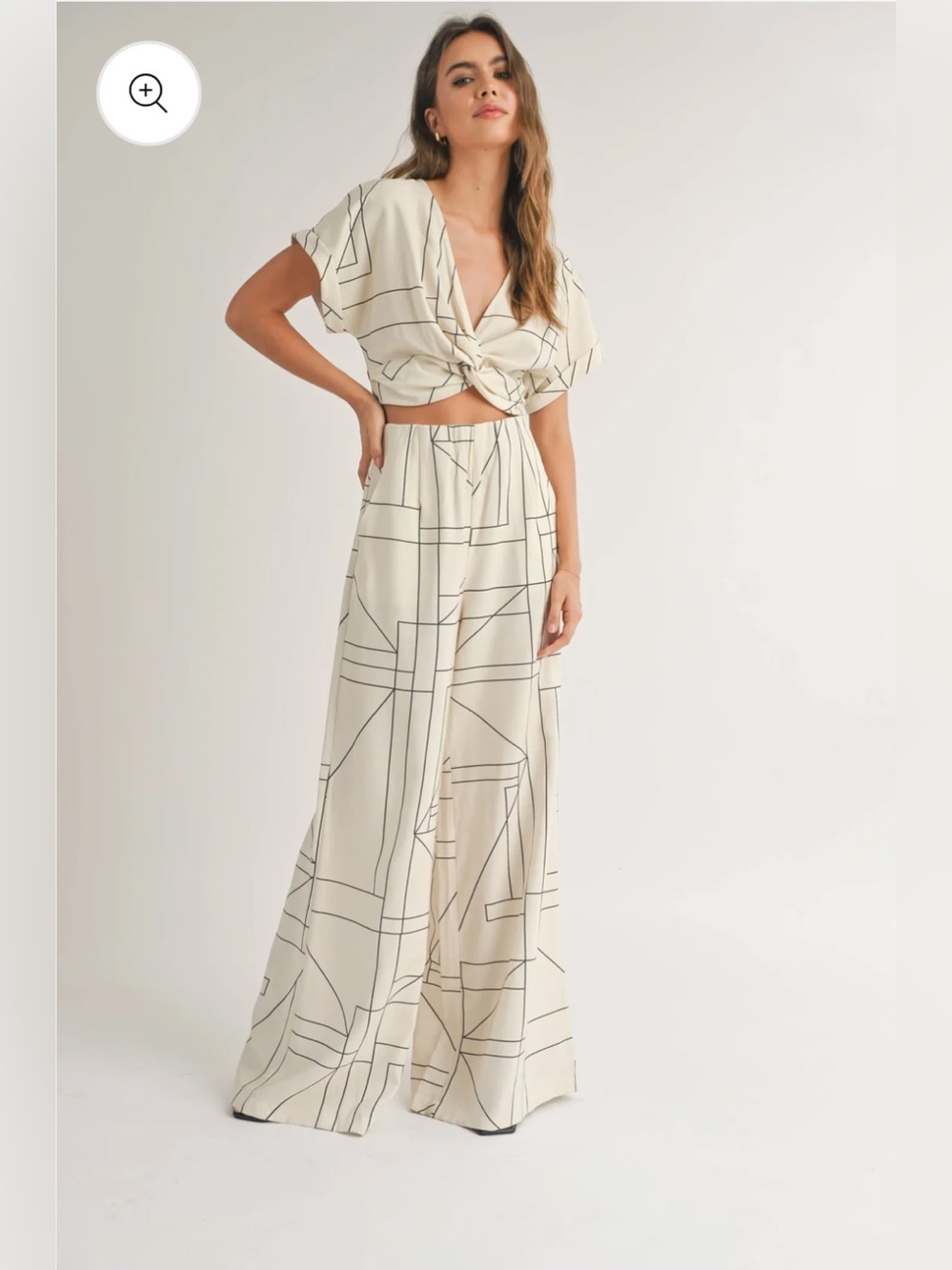 Like New Cream Geometric Knot-Front Midi crop pant suit SM